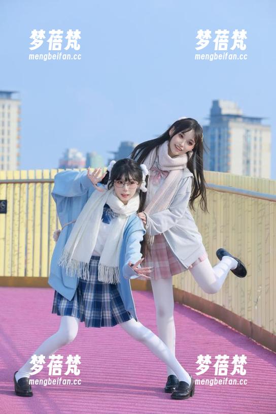 Yuna (윤아)办公室魅力图集：发现她在职场中的动人写真时刻